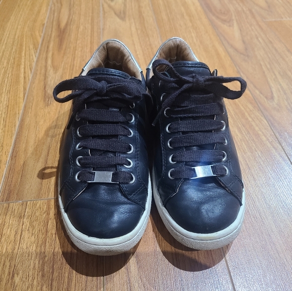 UGG leather shoes size 7.5 - Picture 2 of 3